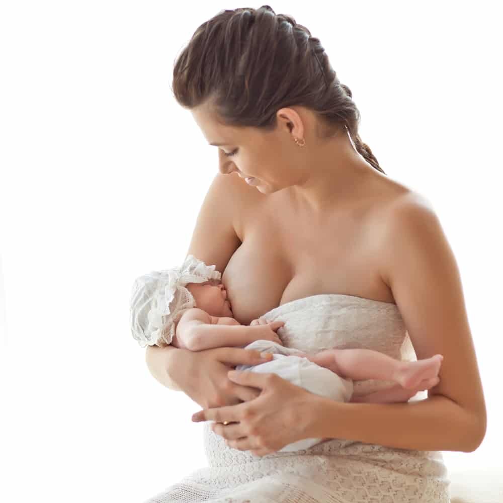 Плюсы и минусы грудного вскармливания для матери и ребенка