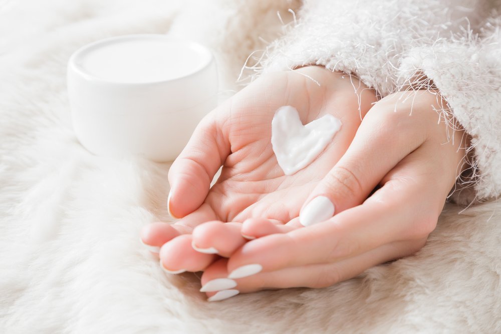 Уход за кожей лица зимой: важные рекомендации косметологов и дерматологов