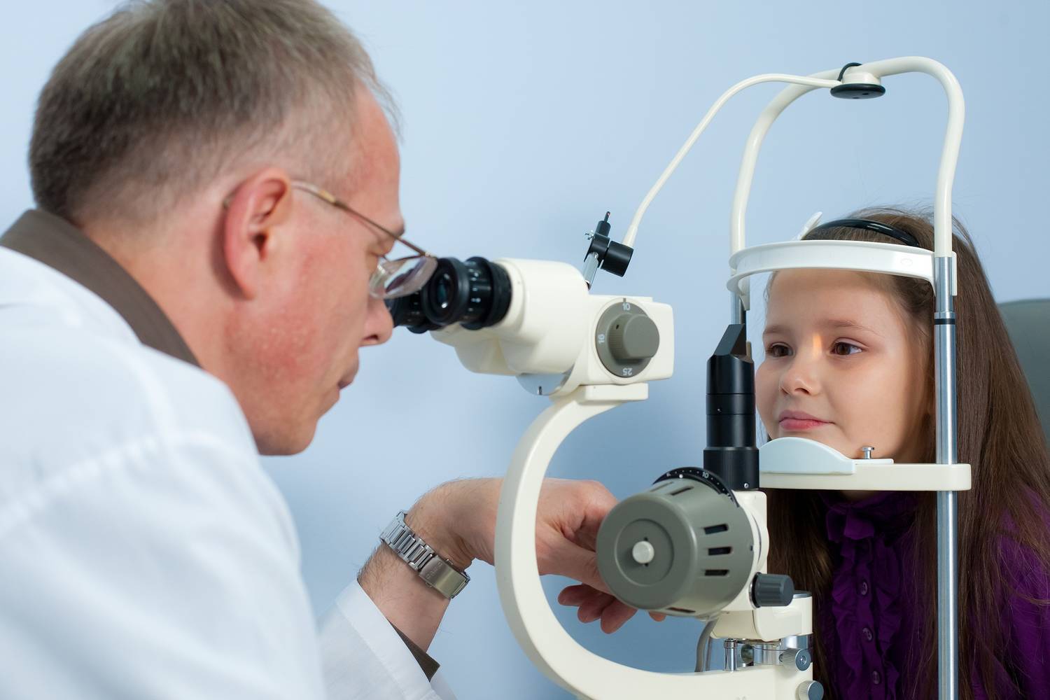 Близорукость у ребенка от 2 до 9 лет: как остановить болезнь и восстановить зрение