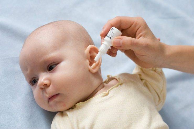 Как помыть детский матрас. как правильно чистить уши грудничкам до года и детям постарше от серы и других загрязнений? чем опасна неправильная гигиена ушей у детей