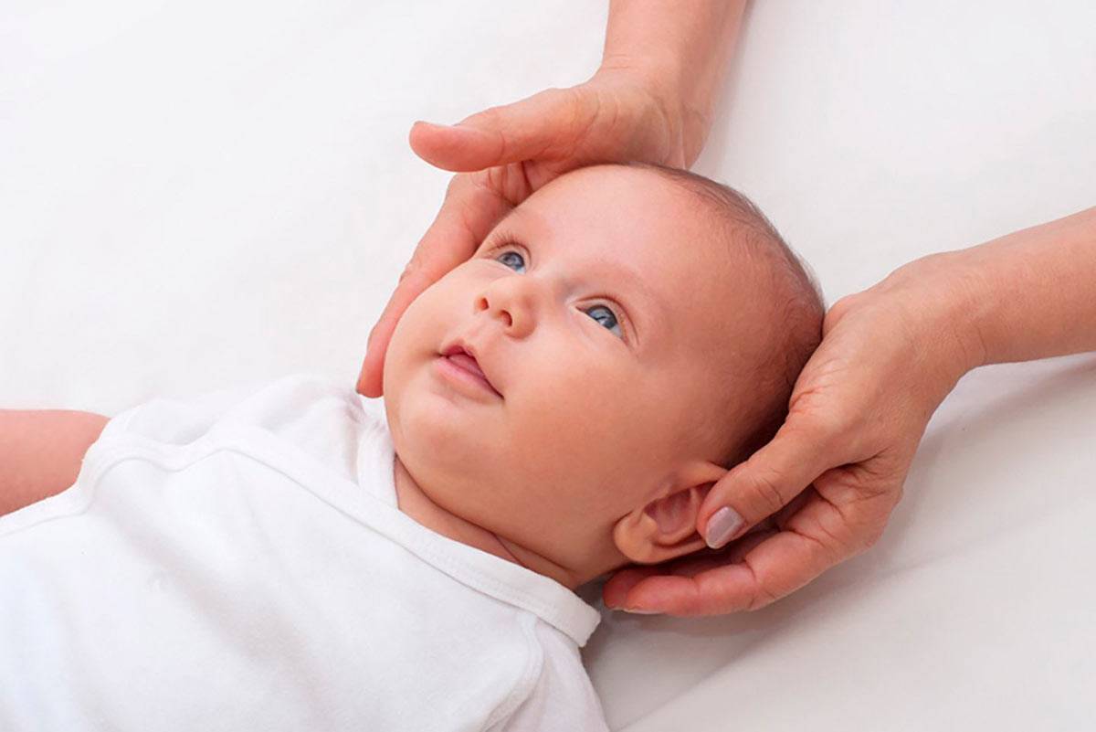 Причины и симптомы кривошеи у новорожденных детей