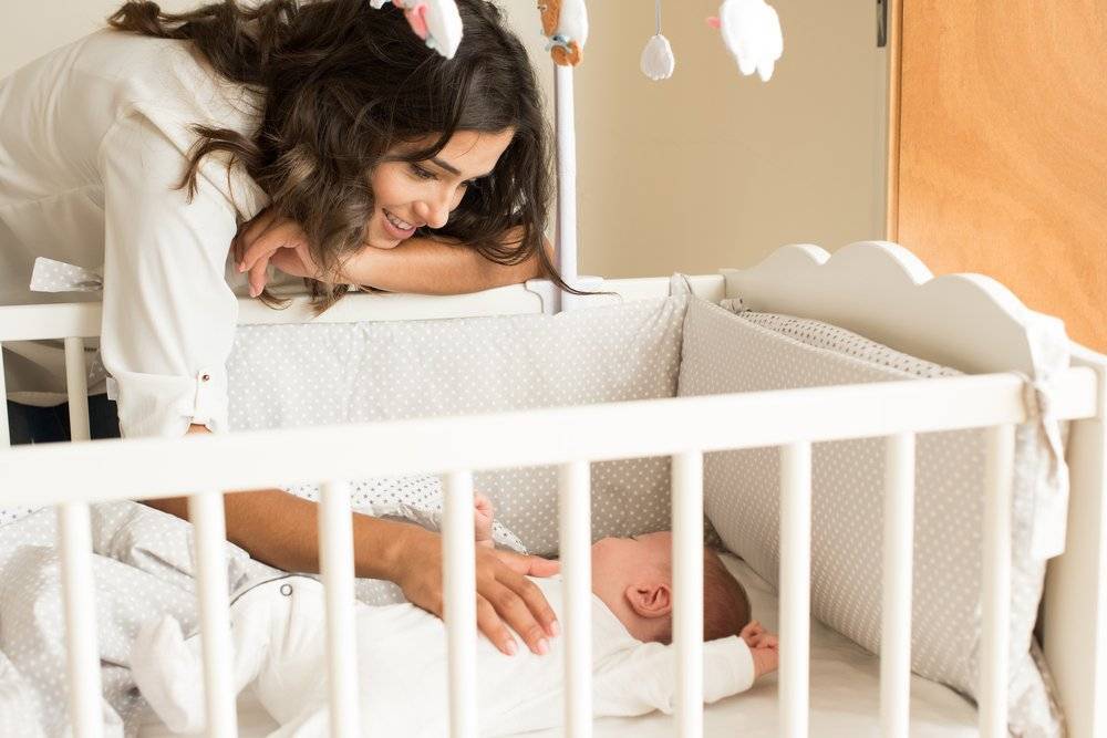 Как приучить ребенка спать в своей кроватке: отдельно, комаровский, в своей комнате, когда начинать