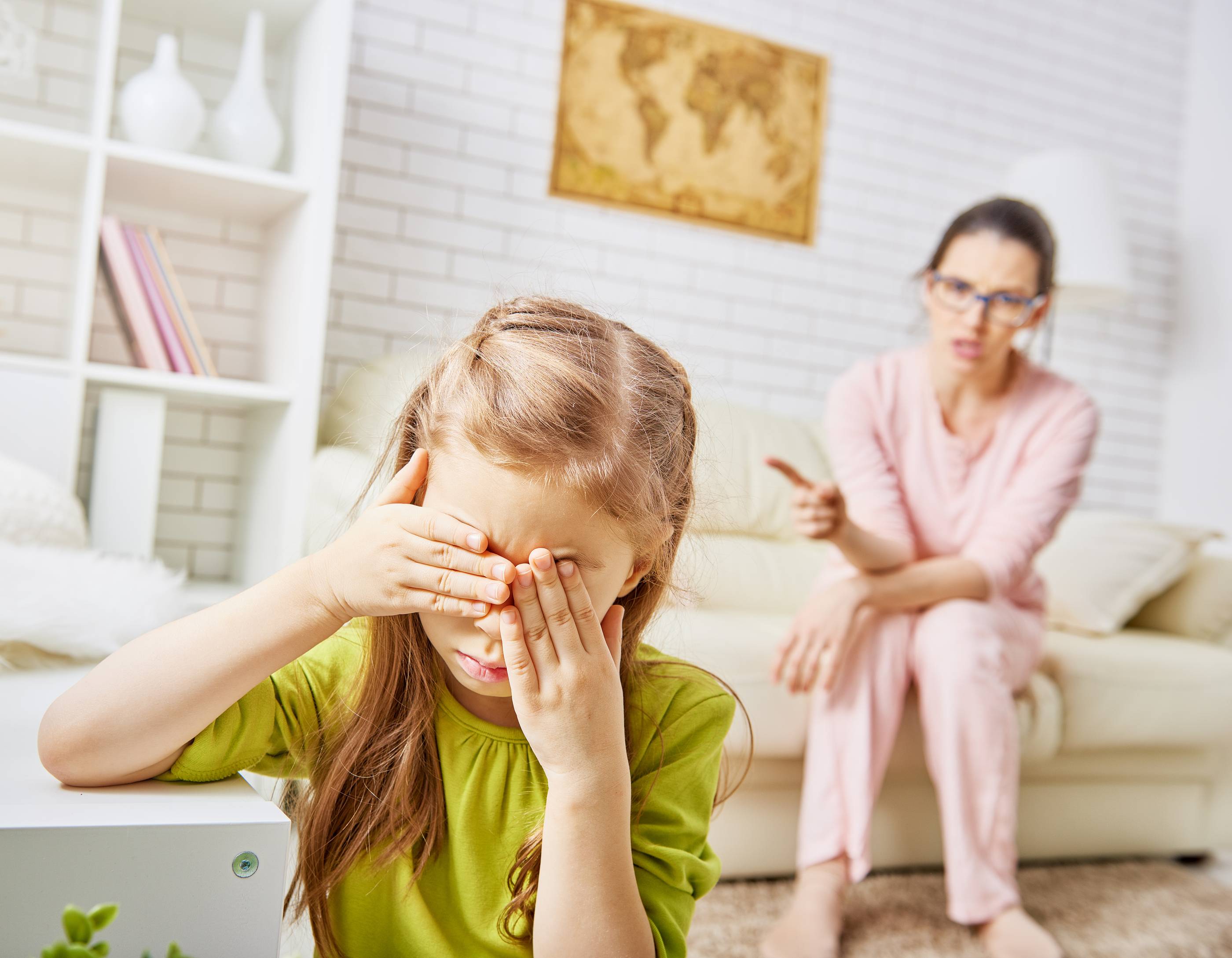 6 причин, когда родители виноваты в тревожности ребенка. тревожный ребенок: признаки, характеристика, коррекционная работа