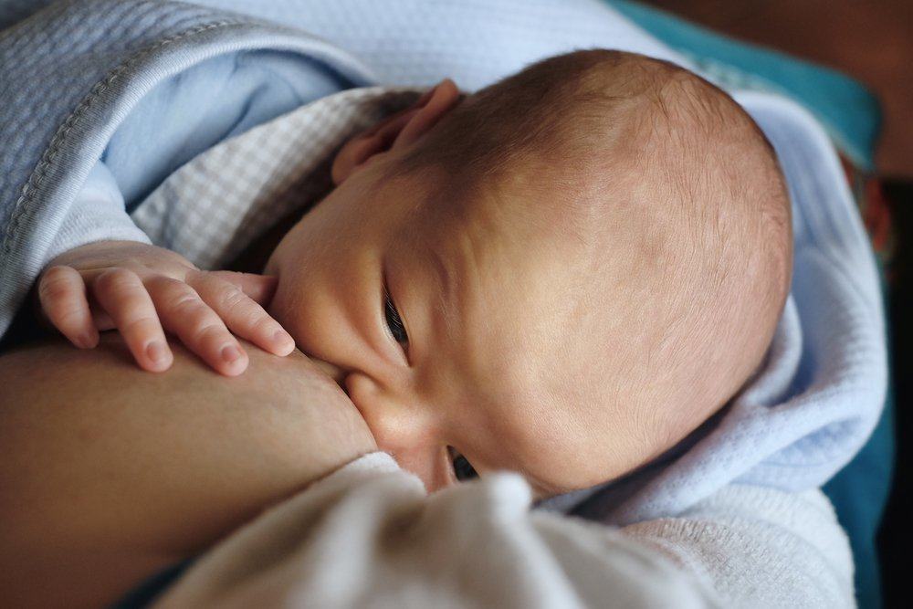 Почему новорожденный часто плачет: 6 причин. уход за новорожденным