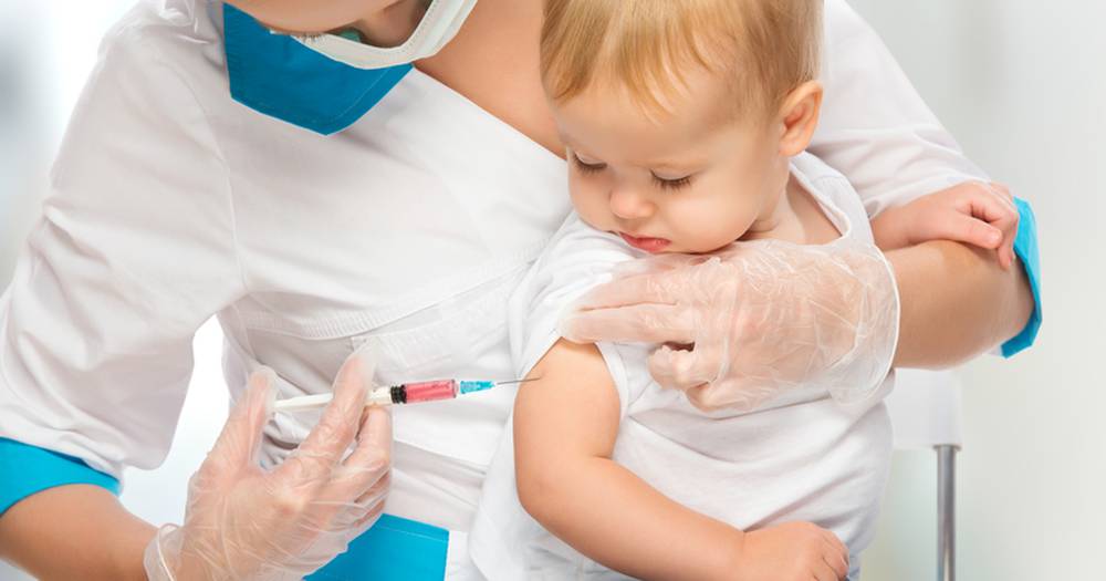 Можно ли купать ребенка после прививки?