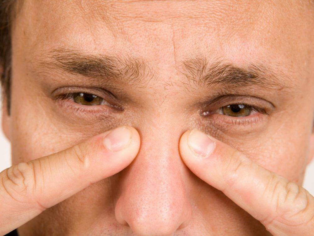 Почему при простуде болят глаза