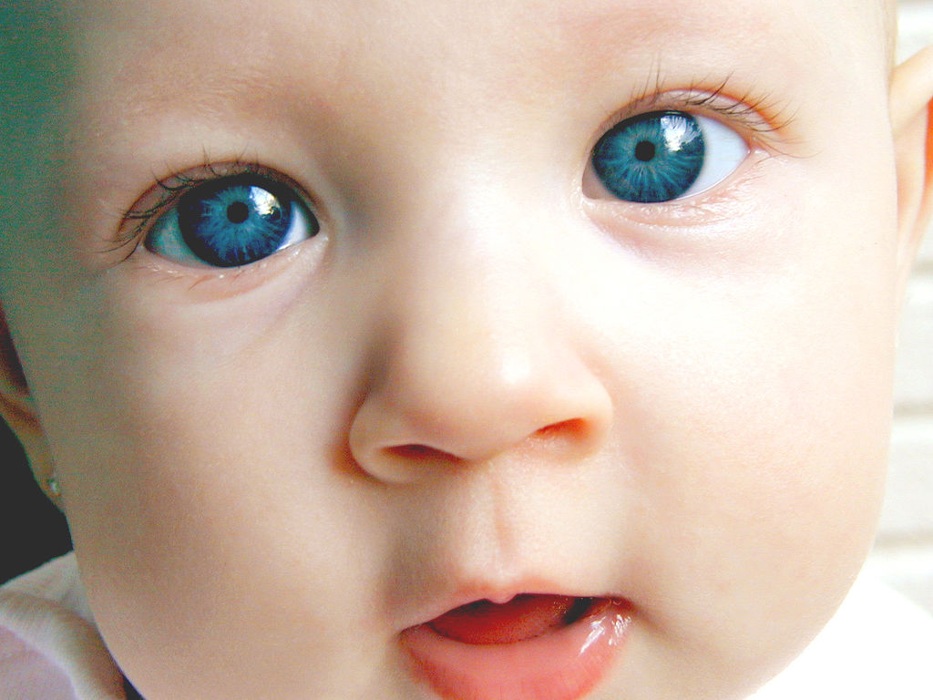 Цвет глаз у новорожденных – когда меняется?