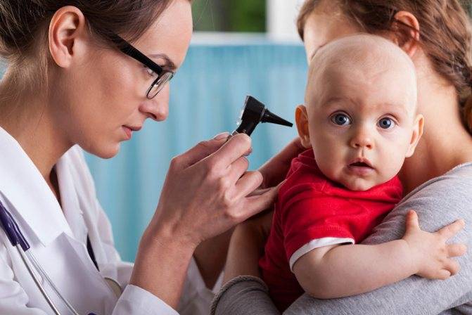 Чешутся уши у ребенка 7 месяцев. почему ребёнок чешет уши и нужно ли обращаться к врачу - доктор