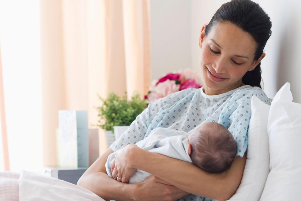 Нужно ли будить новорожденного для кормления. как разбудить малыша
