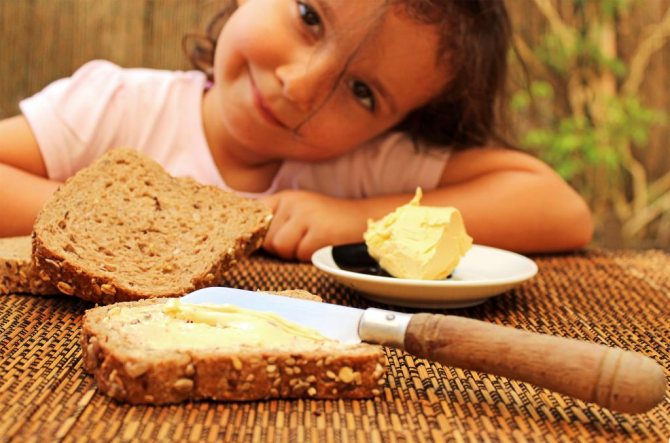 Какой хлеб можно ребенку до года. с какого возраста можно давать ребенку хлеб: возраст для прикорма, плюсы и минусы добавления хлеба в рацион питания малыша