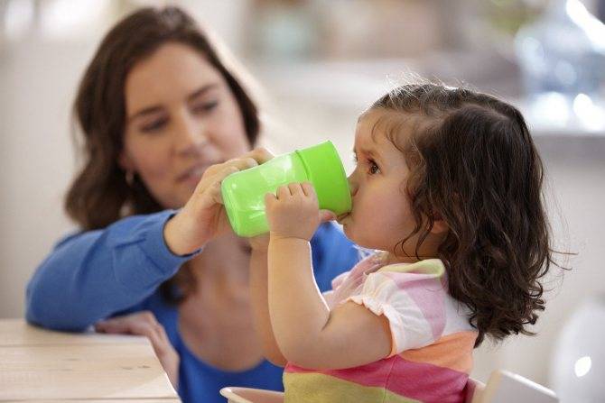 Как приучить ребенка к бутылочке