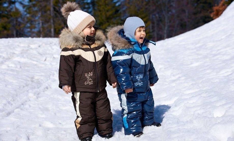 Одеваем малыша для зимней прогулки – выбираем зимний комбинезон