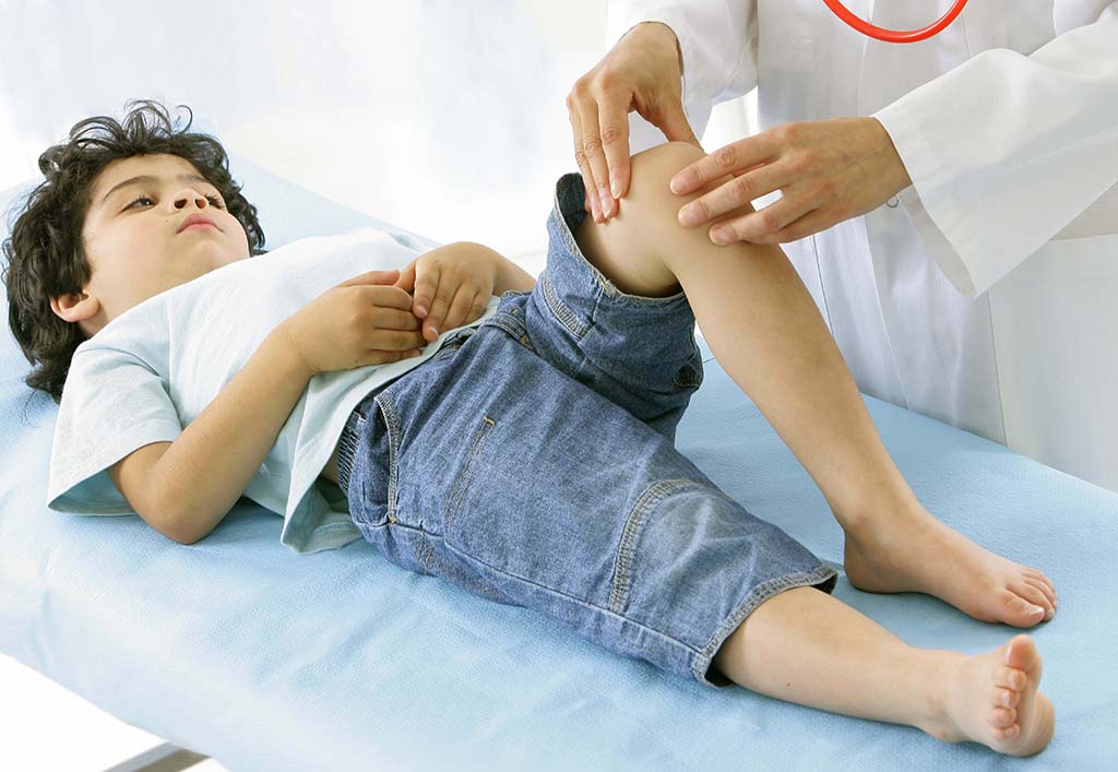 Боли в коленях у детей и подростков: причины, быстрая диагностика, что делать, ребенок жалуется на колено.