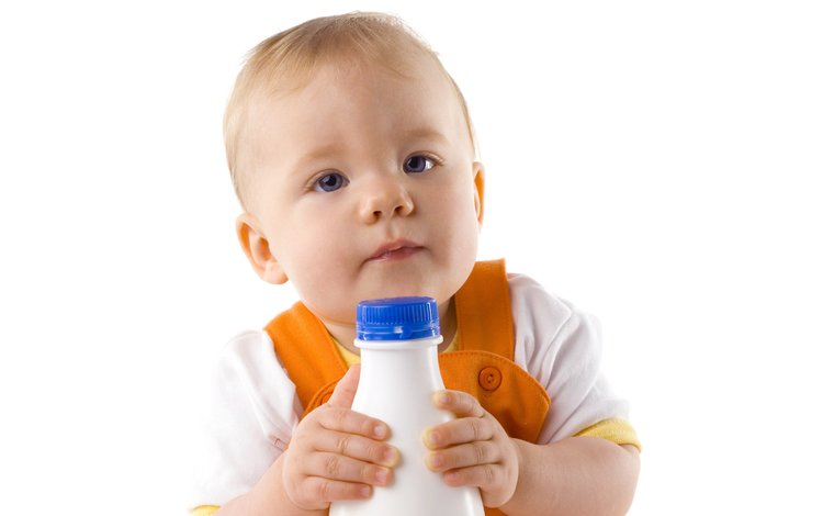 Ребенок не берет бутылочку