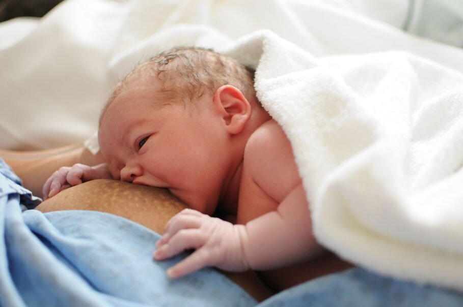 Первые дни ребенка после роддома. что надо знать маме после родов и что нужно ребенку после роддома?