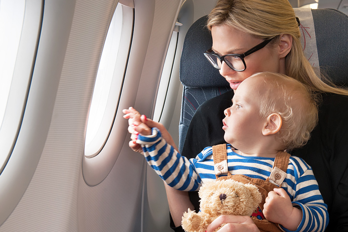 Перелет с ребенком на самолете: как летать с младенцем — правила и советы