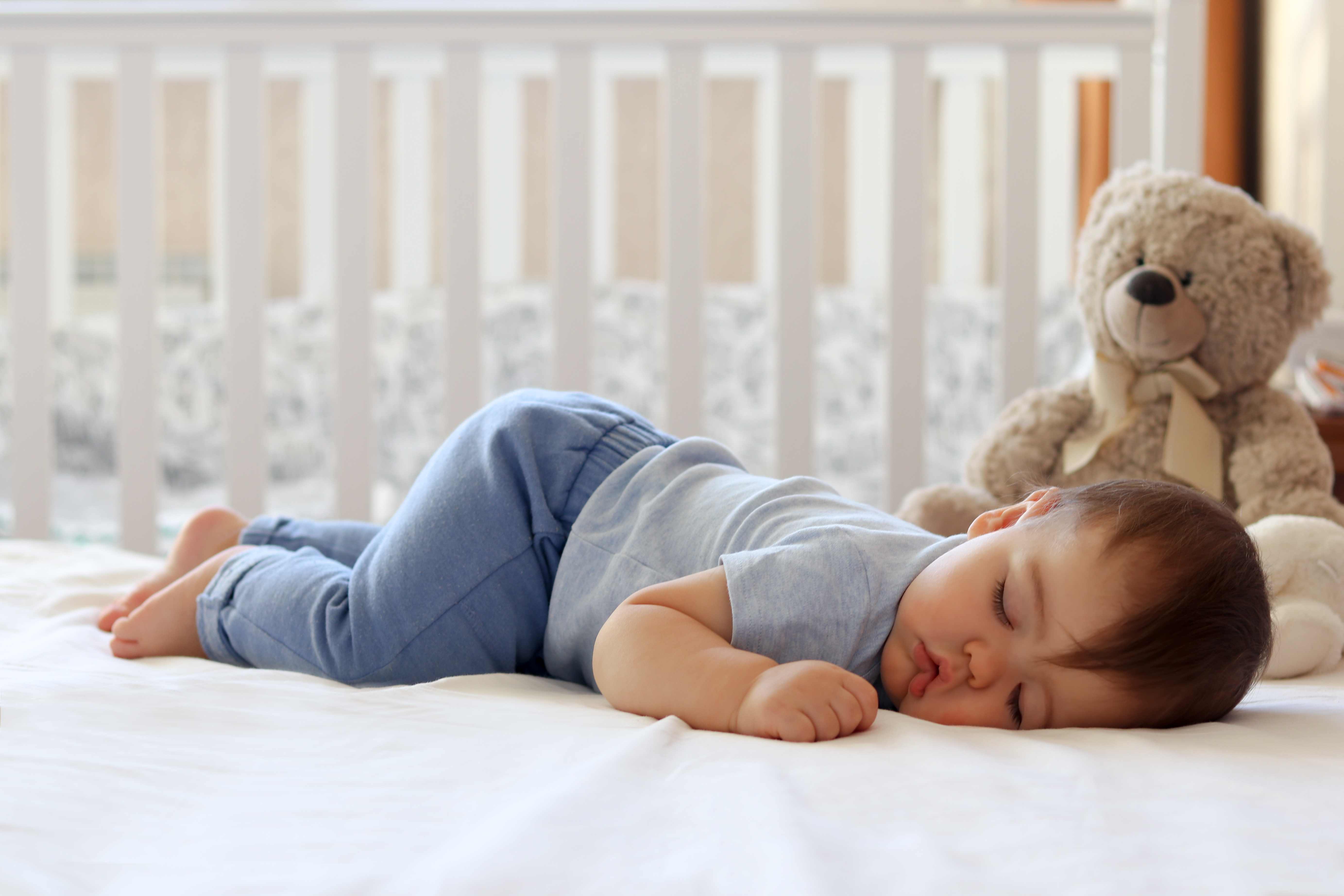 Почему ребенок плохо спит ночью? | wmj.ru
