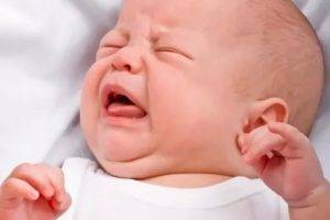 Почему у новорожденного трясется подбородок или нижняя губа