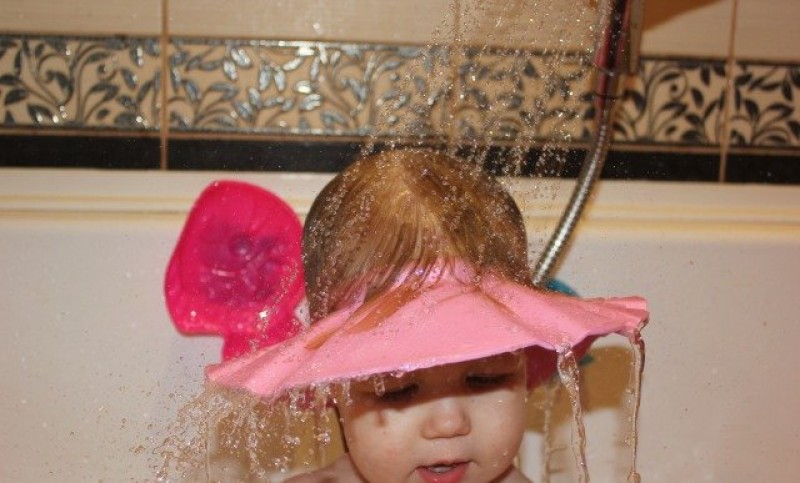 Как мыть голову ребенку без слез и капризов: 11 советов + видео консультации