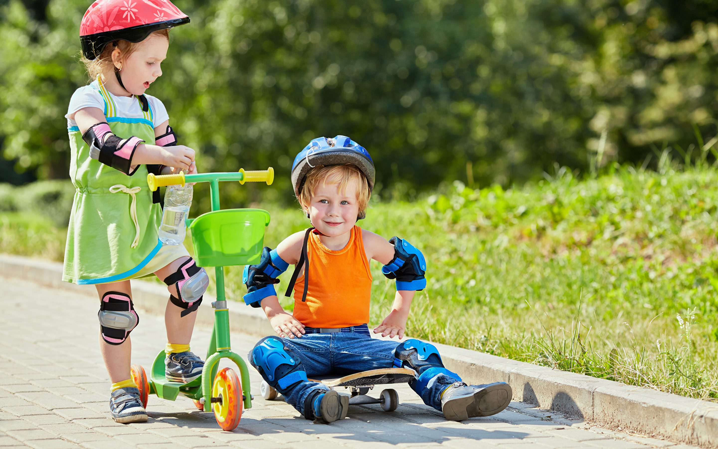 Самокаты для детей от 2 лет: рейтинг лучших детских 3-колесных моделей со светящимися колесами. как выбрать самокат? как научить кататься?
