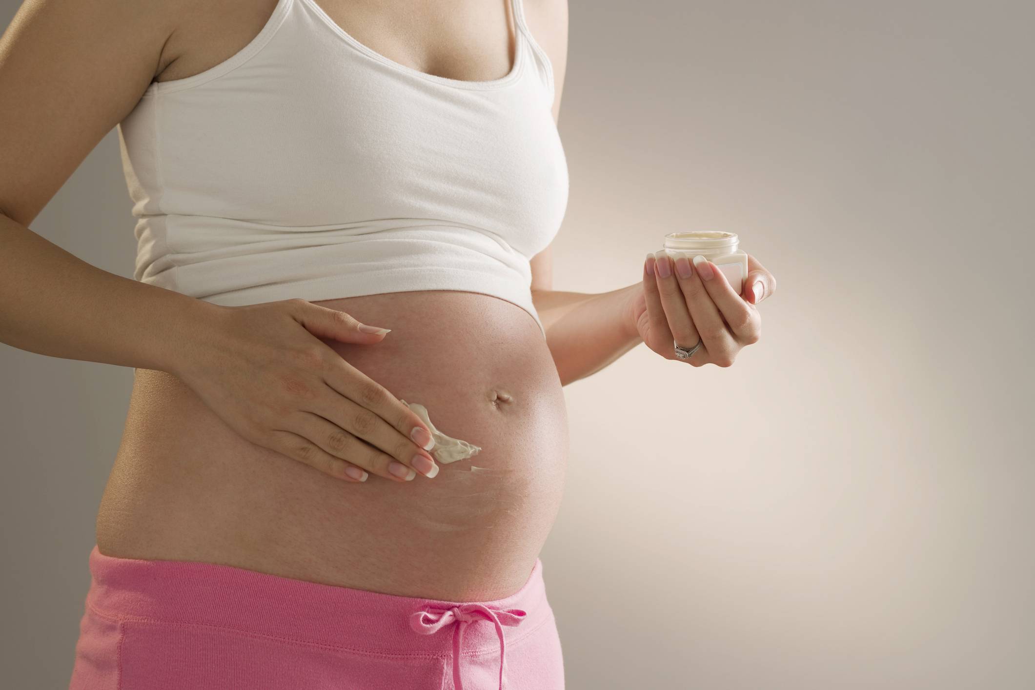 Боль и урчание в животе при беременности на ранних сроках - вынашиваю