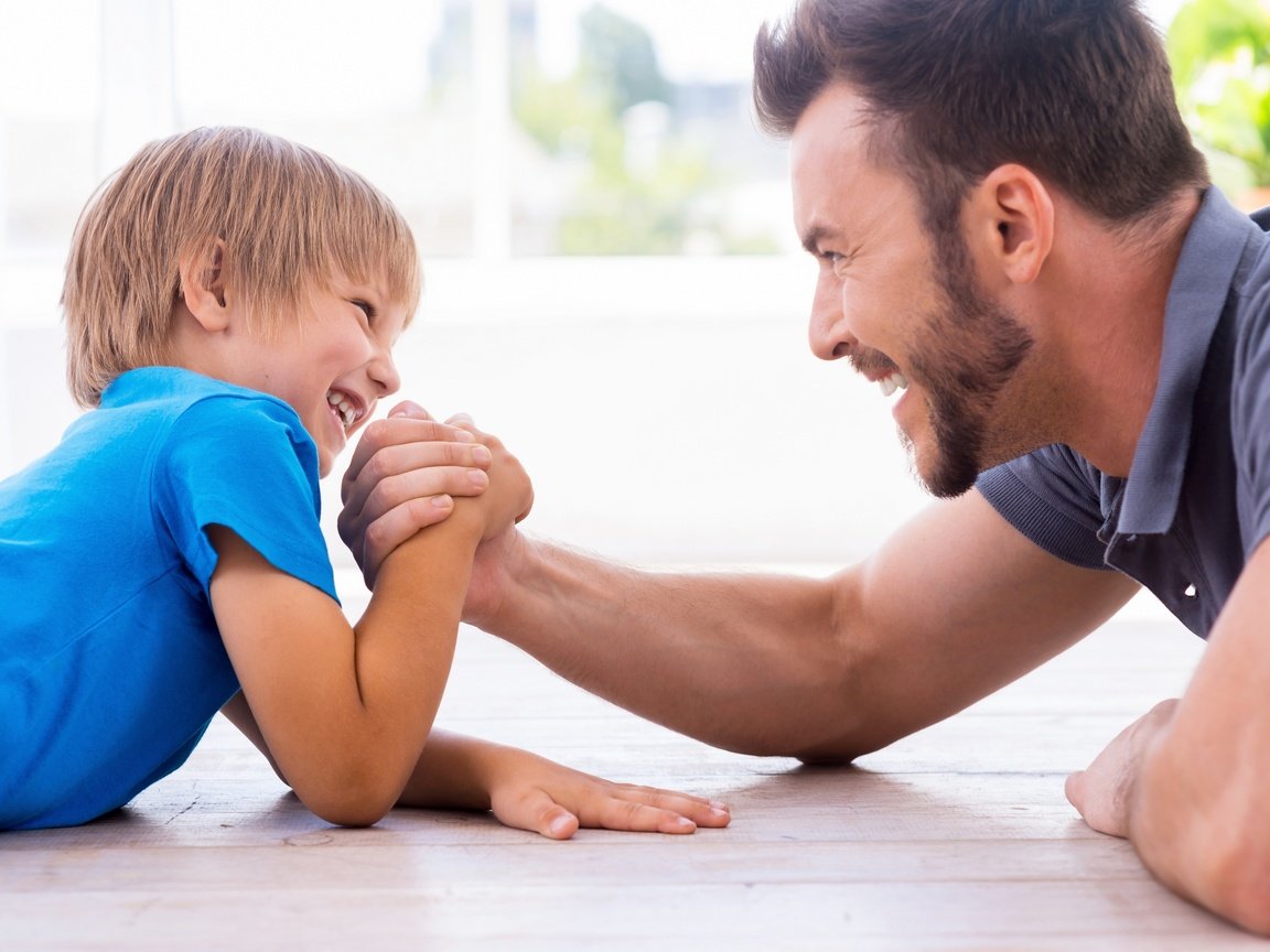 Как воспитывать мальчика: правила и советы психолога