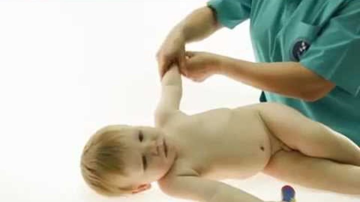Ежедневный массаж и гимнастика для детей от 9 месяцев до года: общеукрепляющие упражнения с видео-уроком
