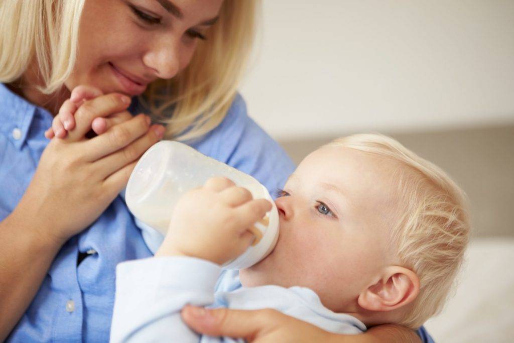 Новорожденый на искусственном вскармливании с первых дней жизни: правила питания