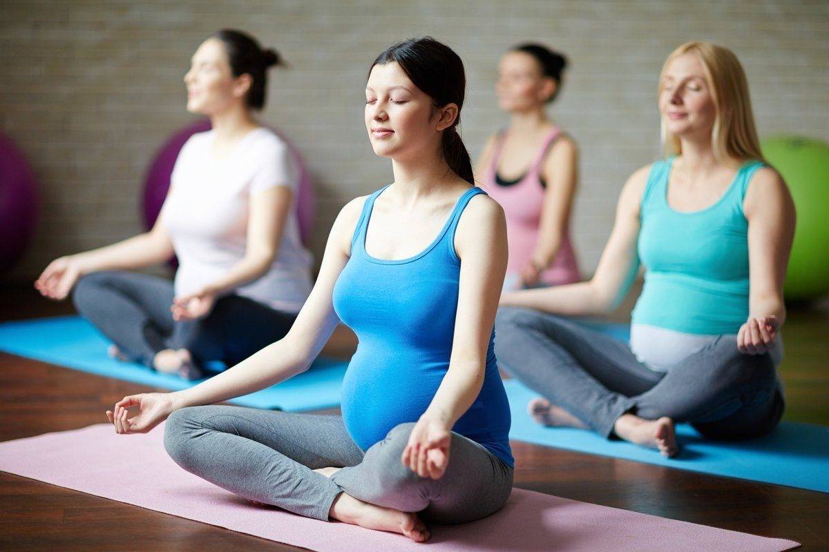 Гимнастика во время беременности. какие физические упражнения полезно делать беременным