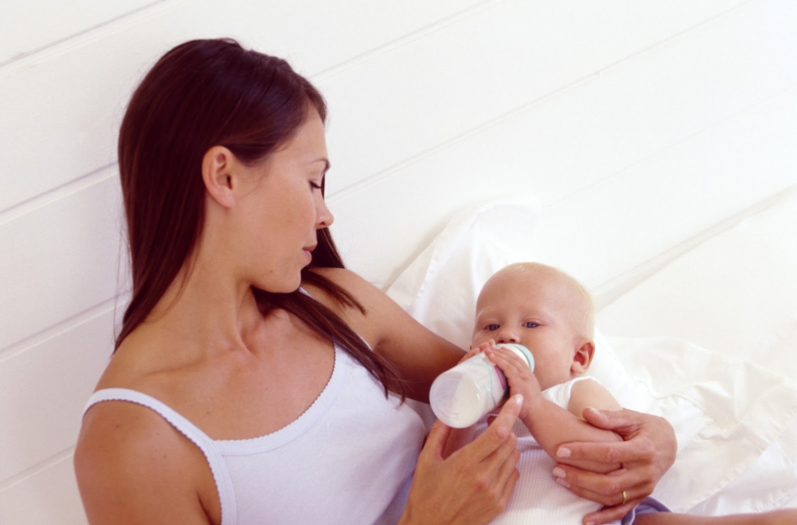 5 нестандартных способов применения грудного молока