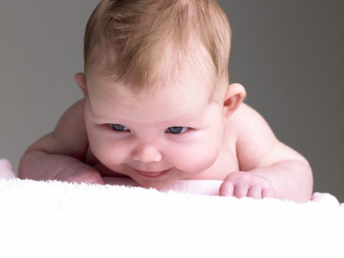 Маленький родничок у новорождённого: причины, последствия