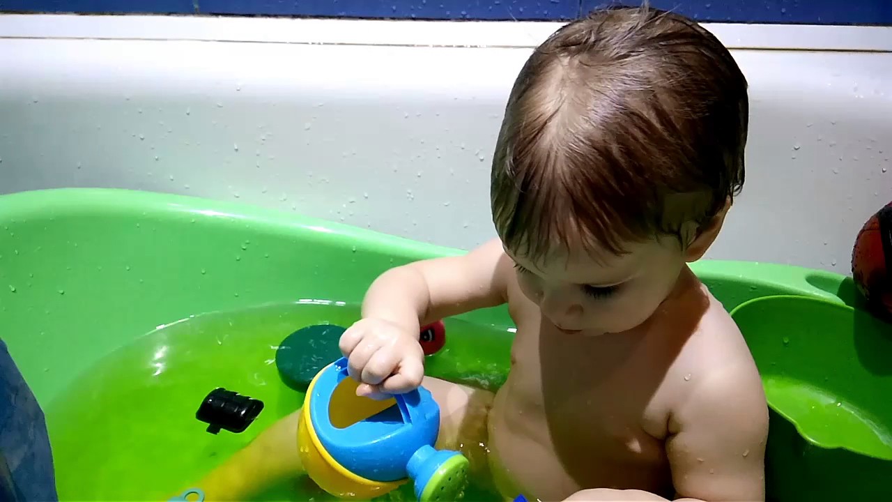 Как играть в детские игры с водой в ванной комнате