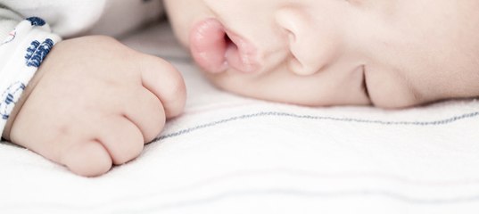 Автор «секретов высыпающейся мамы» советует, как уложить ребёнка спать