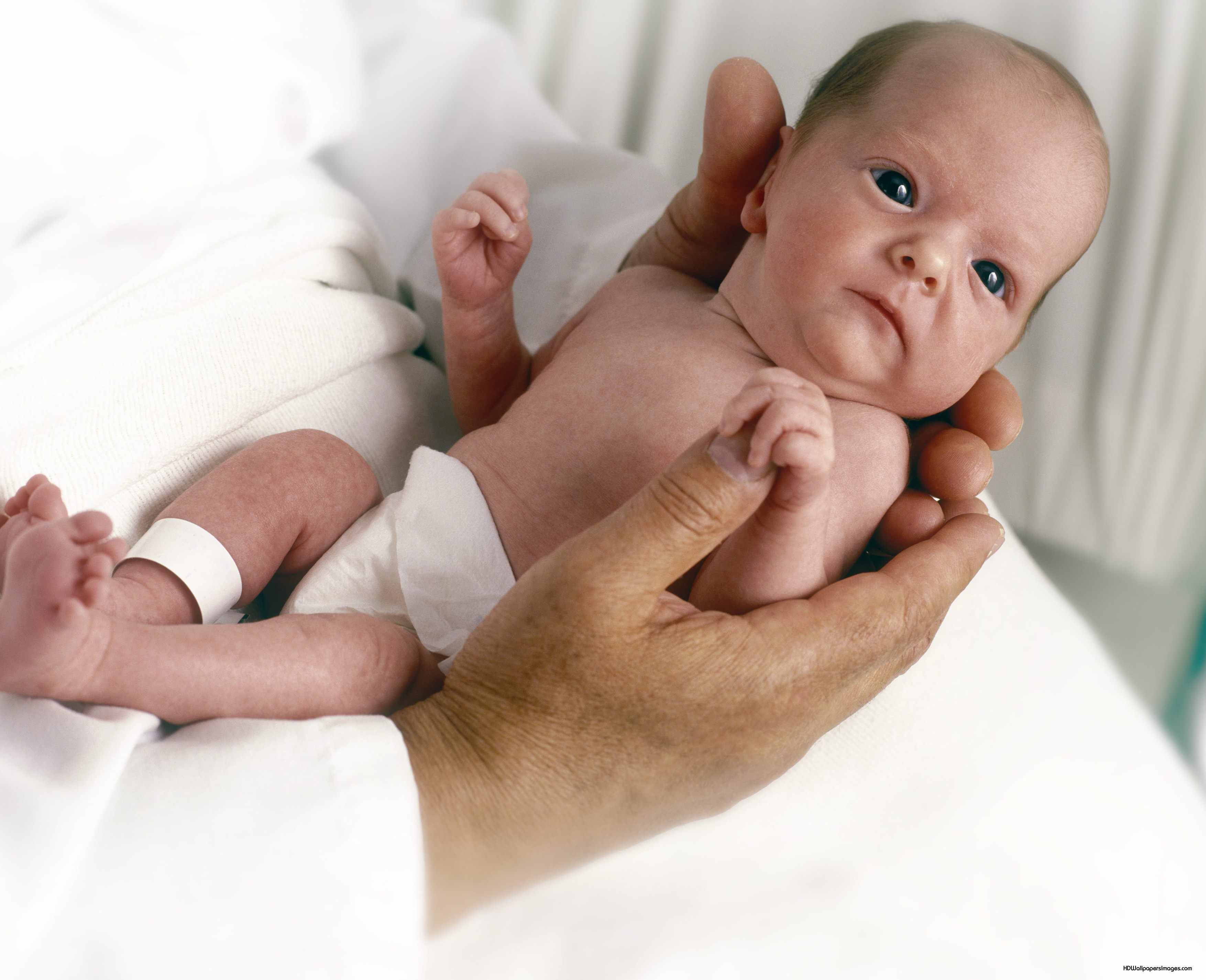Недоношенный новорождённый ребёнок: особенности развития и ухода