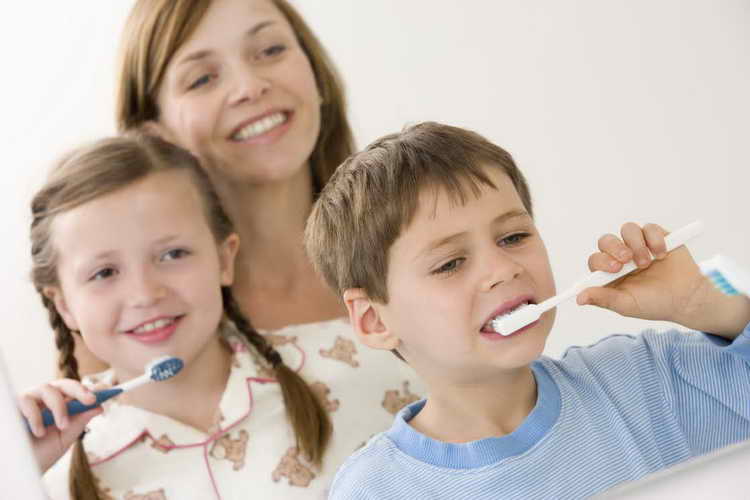 Удаление молочных зубов у ребенка дома без боли