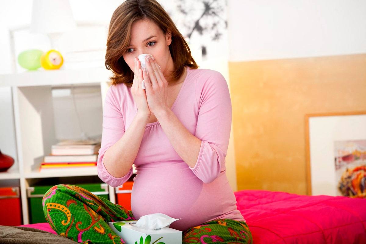 Ринит беременных: отличия от обычного насморка и лечение