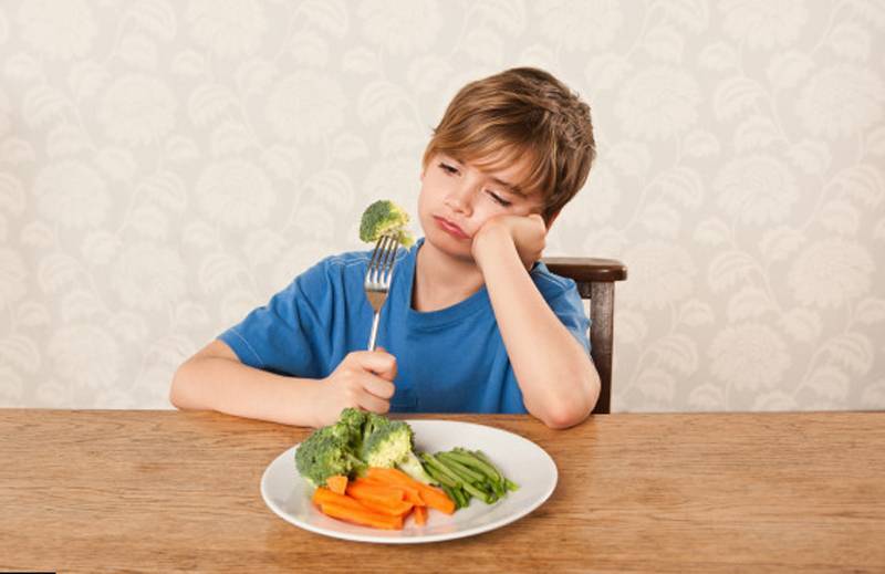 Ребенок не ест овощи: как приучить или заставить есть овощи, если он не хочет их есть в 2 года? мнение комаровского
