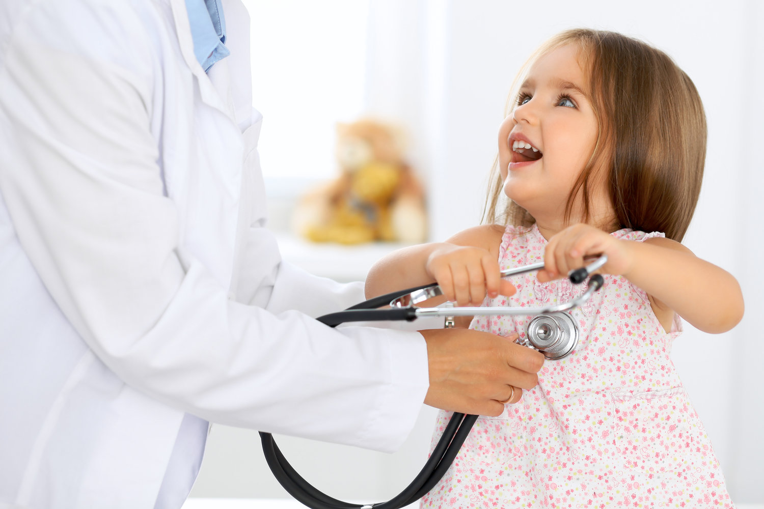 Что делать если ребенок боится врачей: советы психологов и опытных мам