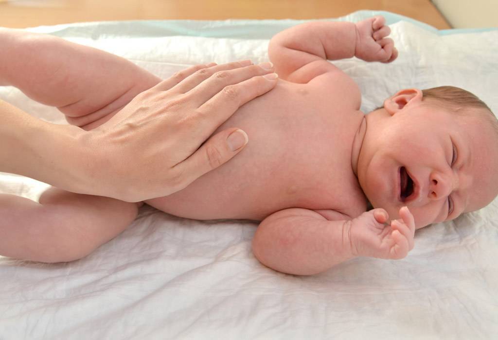 Лечение колик у новорожденных в домашних условиях народными средствами - топотушки