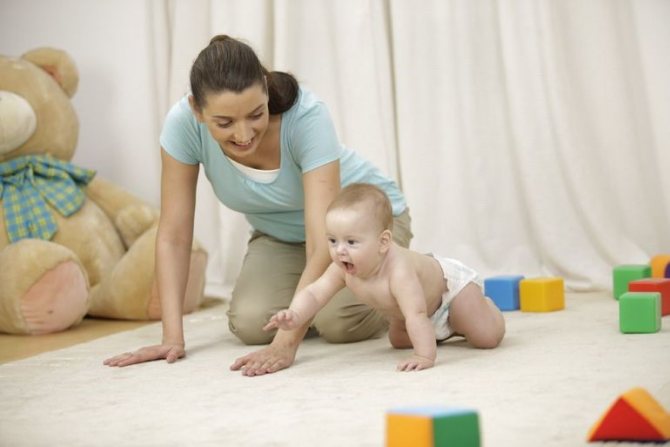Как научить ребёнка ходить: основные упражнения, полезные рекомендации и советы по безопасности