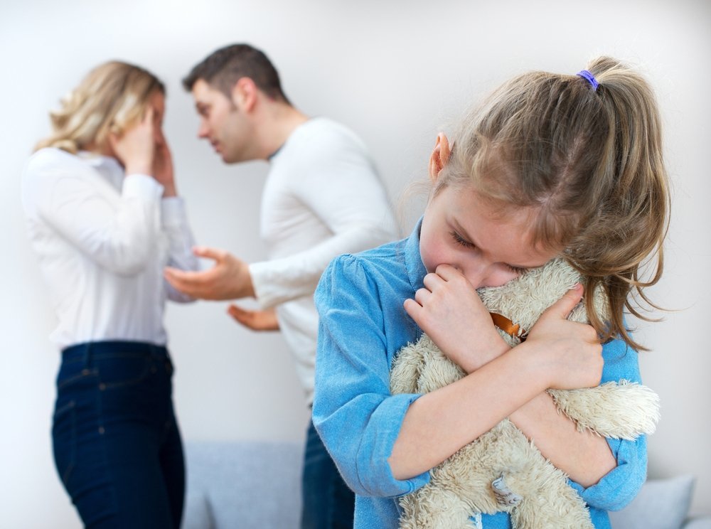 Развод с двумя детьми: как решиться на него и пережить?