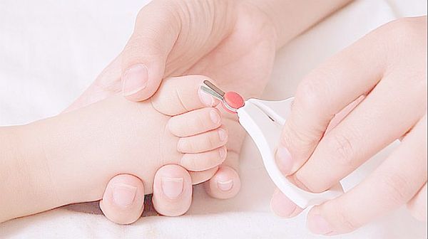 Как правильно подстригать ногти новорожденному - всё о грудничках