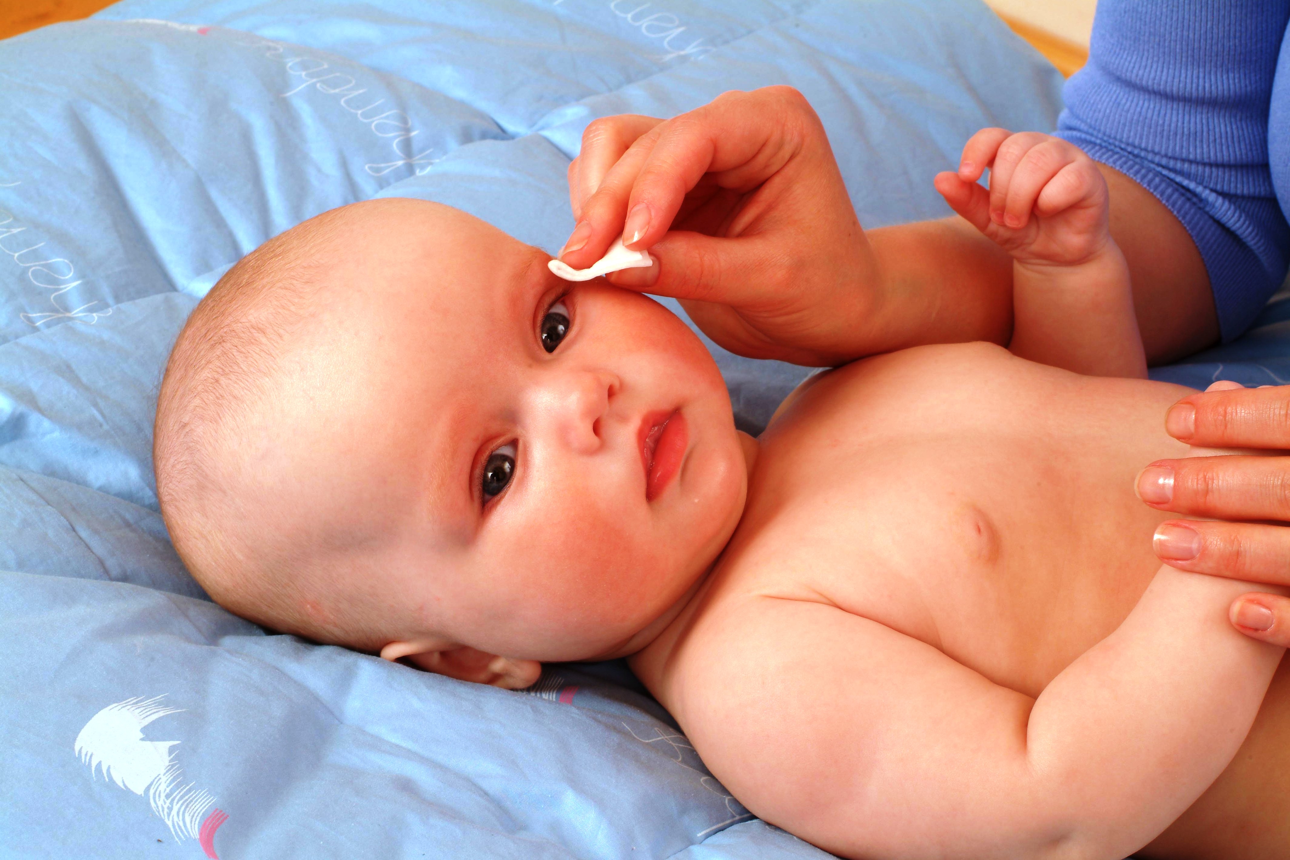 Уход за новорожденным: как ухаживать в первые дни и первые месяцы