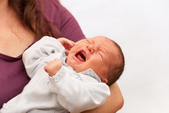 Когда у новорожденных начинаются и проходят колики в животике – во сколько месяцев?