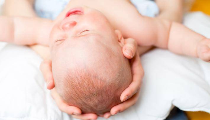 Мифы о родничках у новорожденных