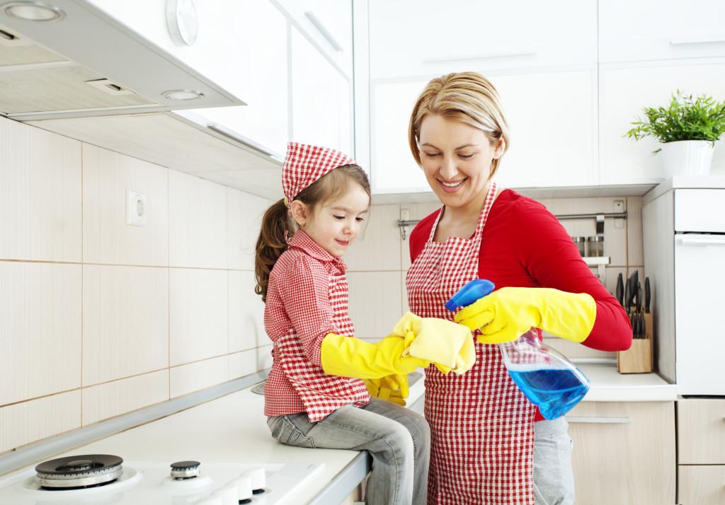 Работа на дому для многодетной мамы: какой вариант ваш? нужна ли карьера многодетной маме?