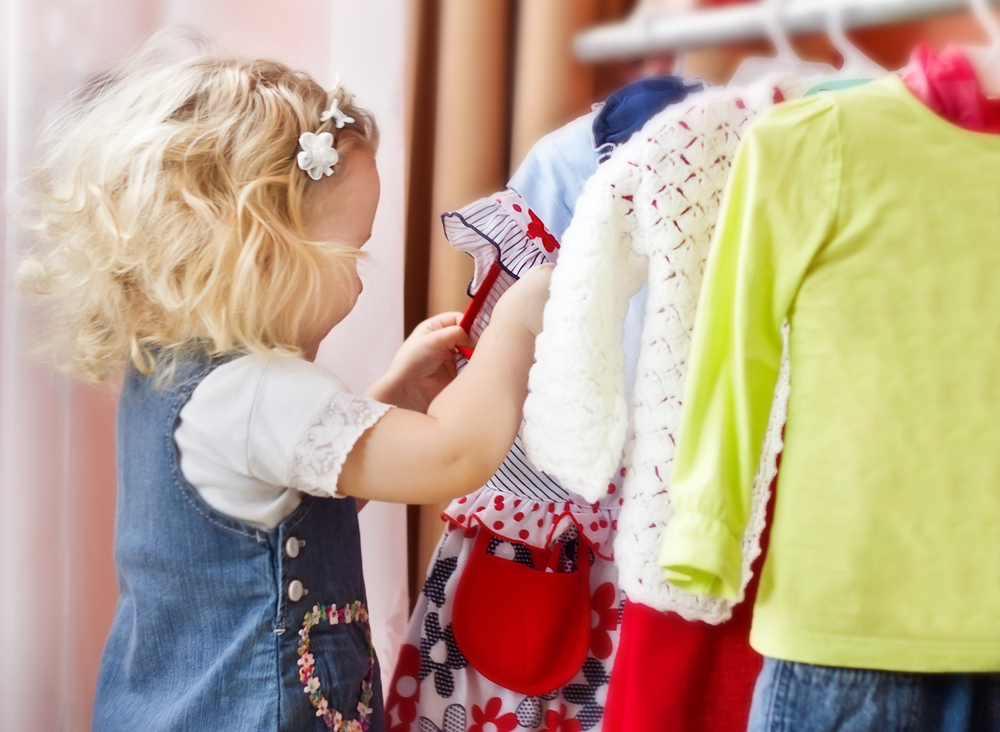 Как научить ребенка одеваться без посторонней помощи