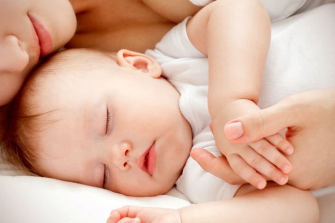 Почему ребенок вздрагивает во сне | грудничок вздрагивает во сне