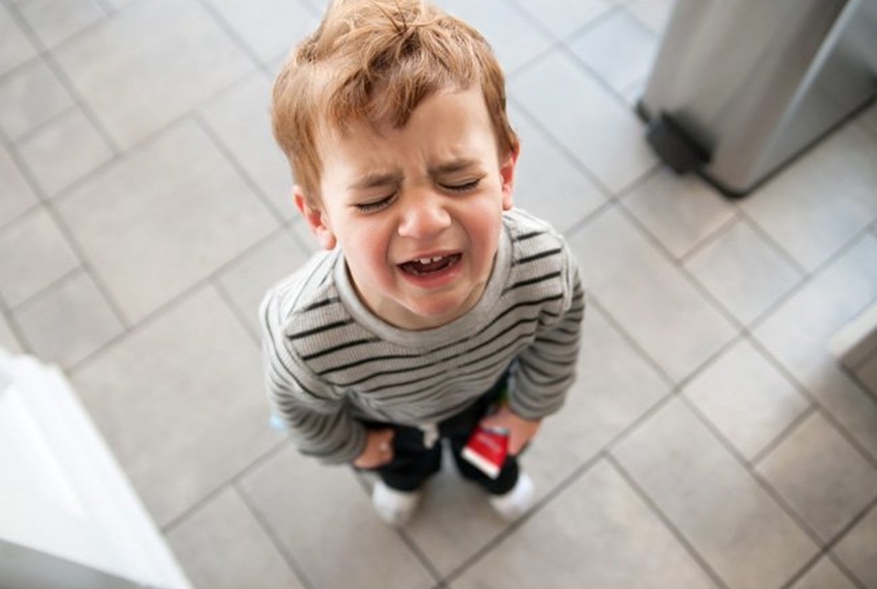 Как успокоить ребенка, если он плачет
