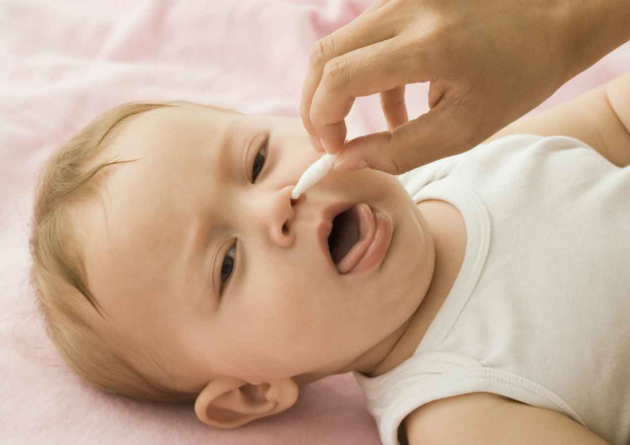 Свободно дышим и не болеем: правила ухода за носом новорожденного ребенка